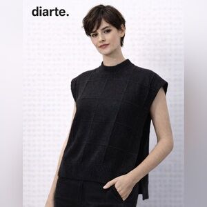 Diarte Black Crewneck Sleeveless Merino Wool Sweater Size Medium VEST